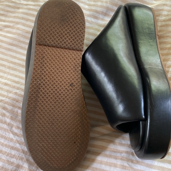 Kelsi Dagger Brooklyn Bubble Slides size 9 - Picture 6 of 11